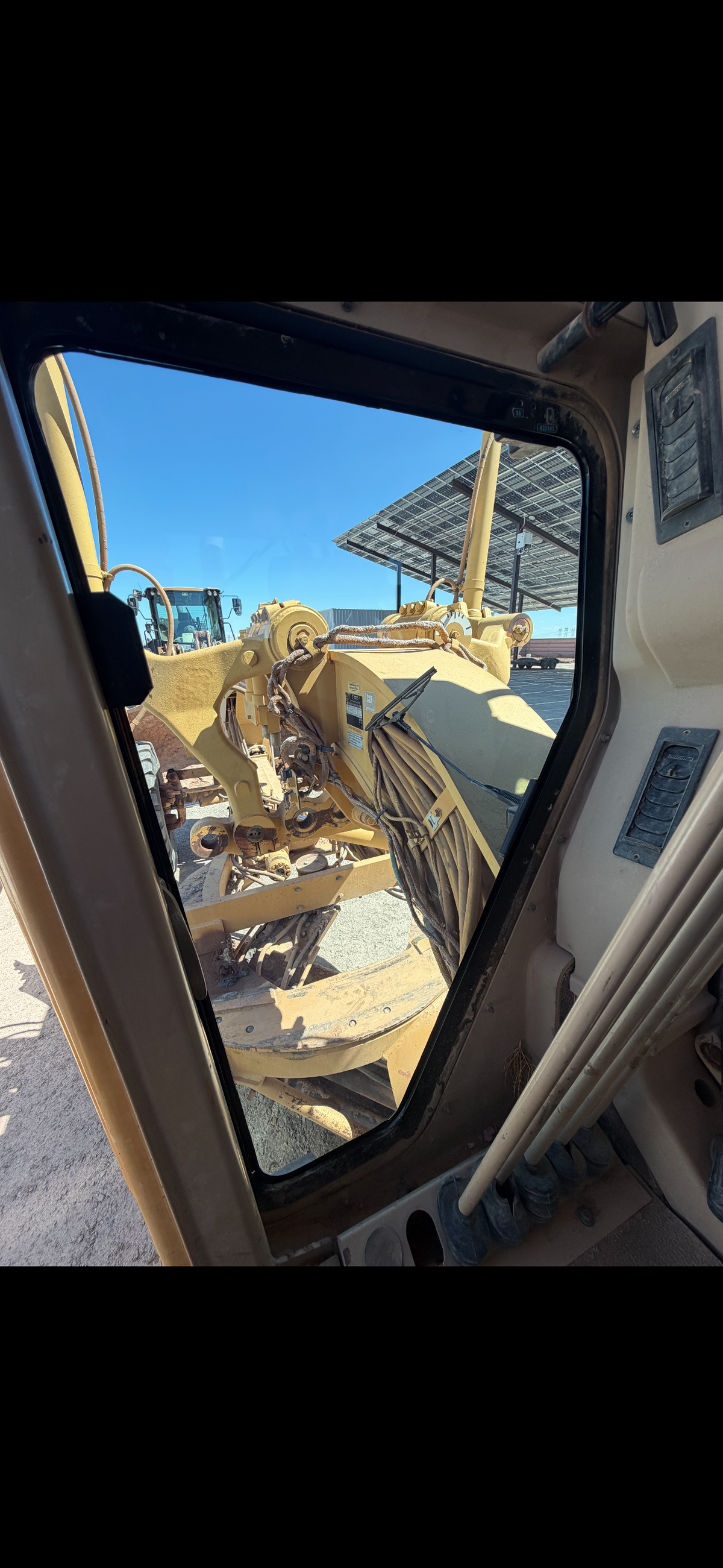 CAT 140H Lower Kick Window Glass – Left or Right – Green Laminated Custom Cut