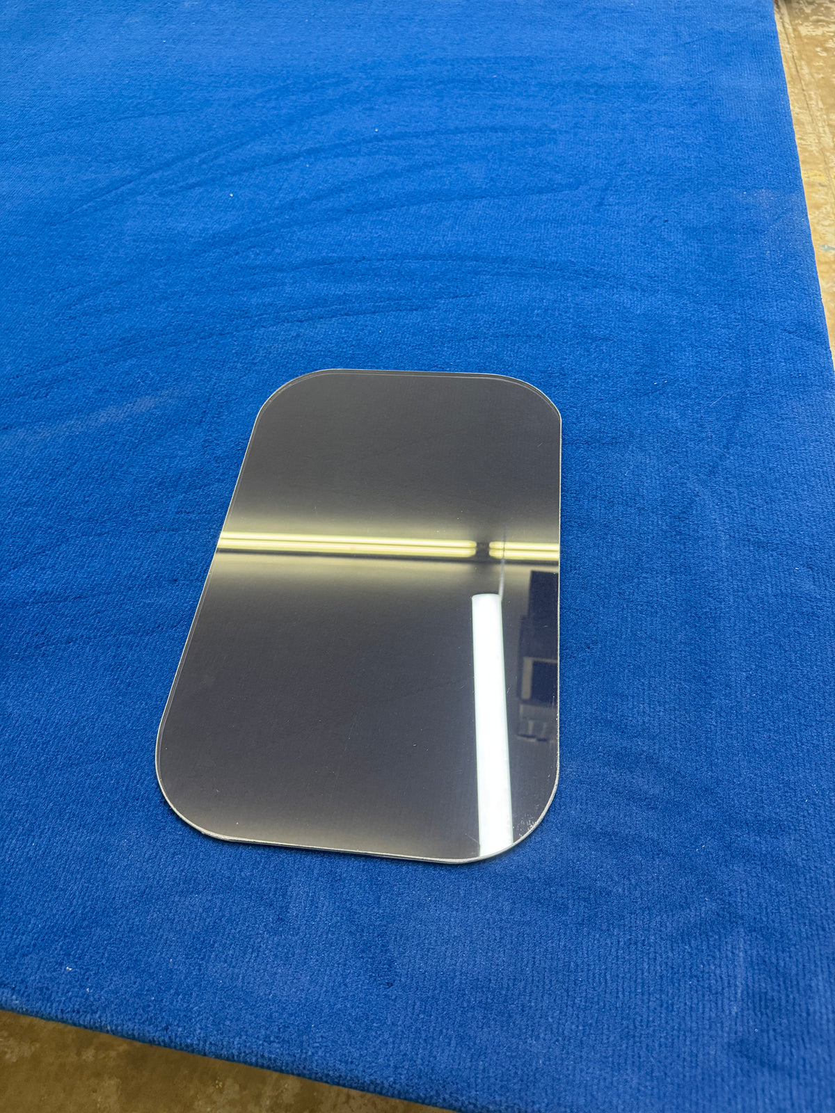 Peterbilt 579 Side Back Glass – Custom Cut Gray Laminated 18-13/16" x 11-13/16"